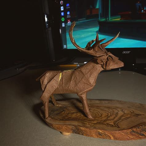 Origami Deer by Satoshi Kamiya, Instructions by Mariano Zavala .